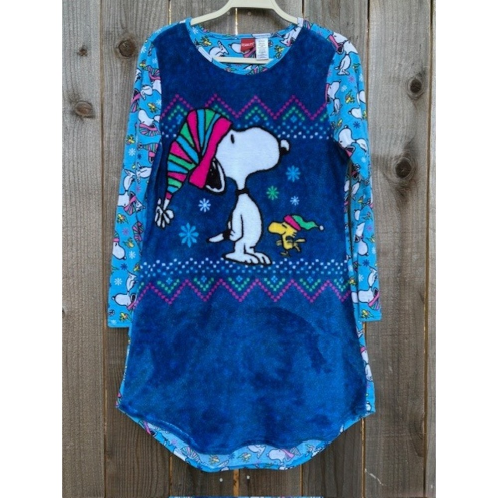 Peanuts Snoopy Holiday Nightgown Sleep Shirt Festive‎ Loungewear Small/Medium